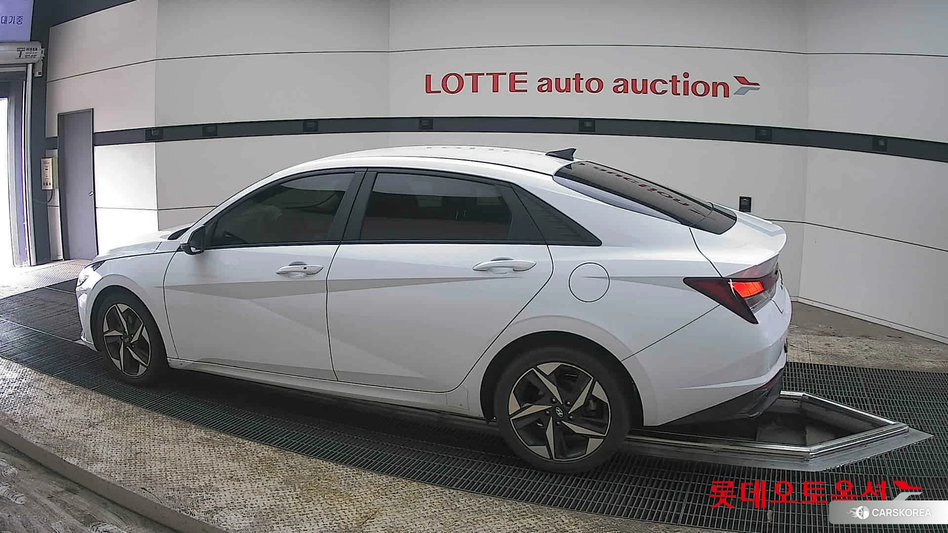 Hyundai Avante 2021 Polar White из Кореи, фото 2