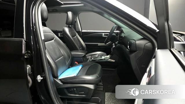 Ford Explorer 6th Generation 2022 Черный из Кореи, фото 2