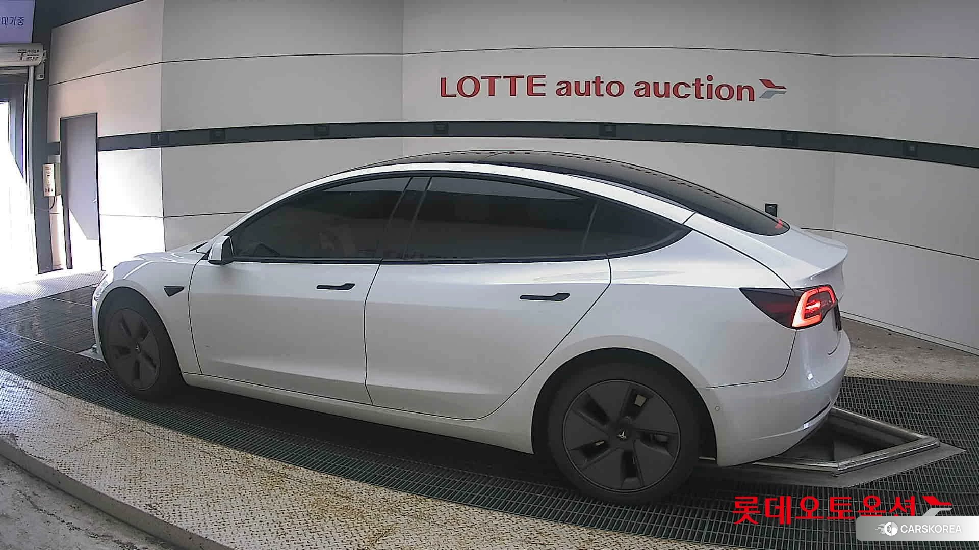 Tesla Model 3 Long Range 2022 Pearl White Multi-coat из Кореи, фото 2