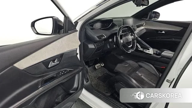 Peugeot 5008 second generation 2018 Белый из Кореи, фото 2