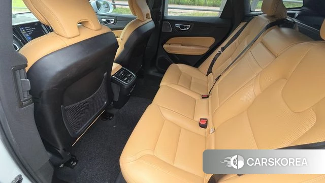 Volvo XC60 second Generation 2018 Белый из Кореи, фото 2