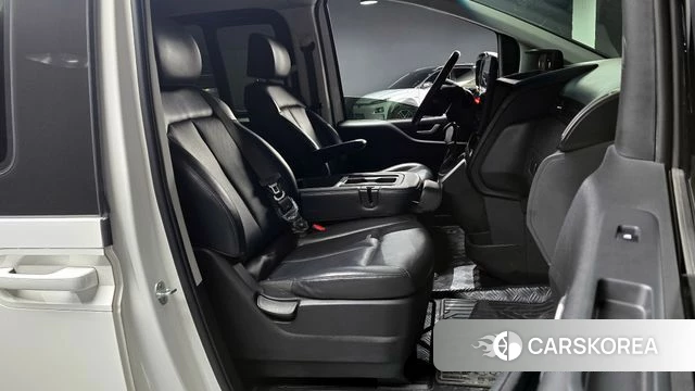 Hyundai Staria 2022 Белый из Кореи, фото 2