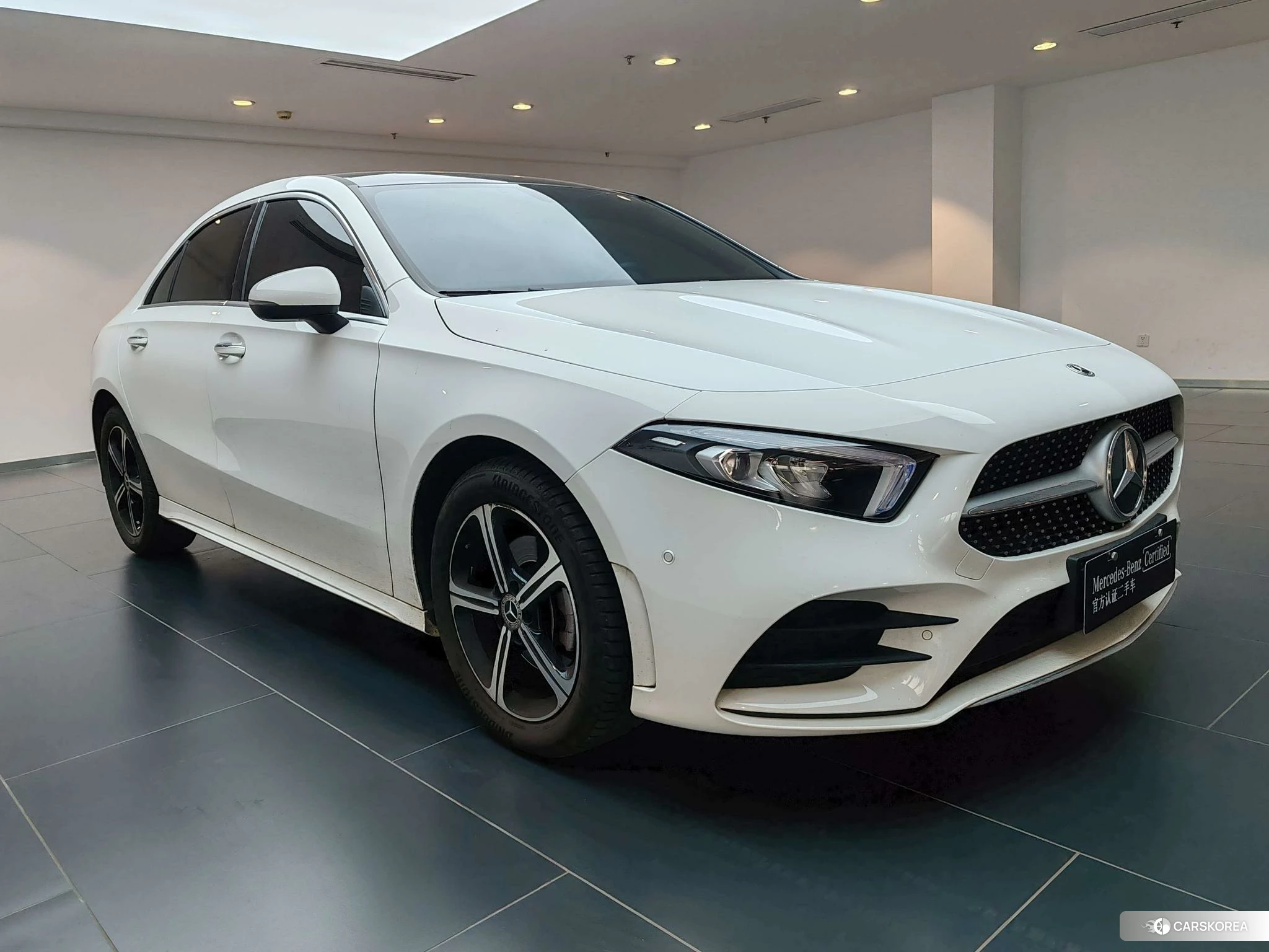 Mercedes-Benz Class A 2022 Белый из Китая, фото 2
