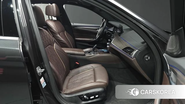 BMW 5 Series (G30) 2020 Серый из Кореи, фото 2