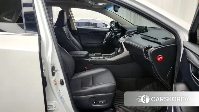 Lexus NX300h 2018 Белый из Кореи, фото 2