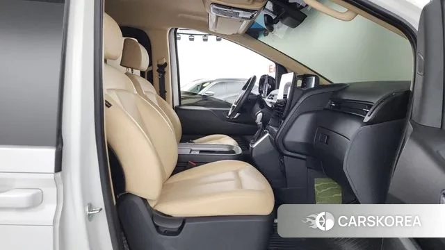 Hyundai Staria 2023 Белый из Кореи, фото 2