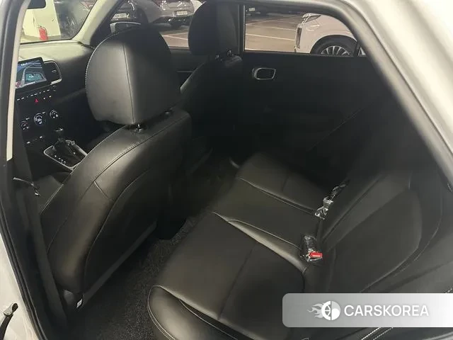 Hyundai Venue 2021 Белый из Кореи, фото 2