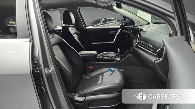 Kia Sportage 5th Generation 2022 Серебристо-серый из Кореи, фото 2