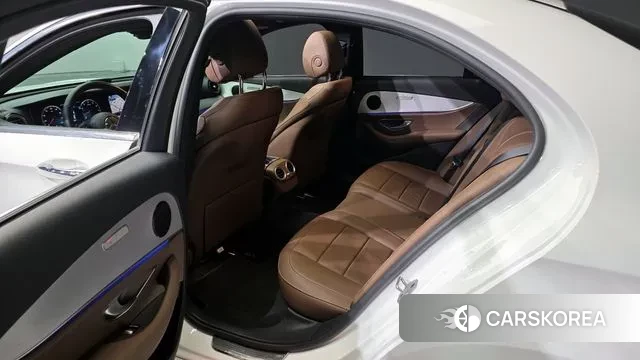 Mercedes-Benz E-Class W213 2020 Белый из Кореи, фото 2