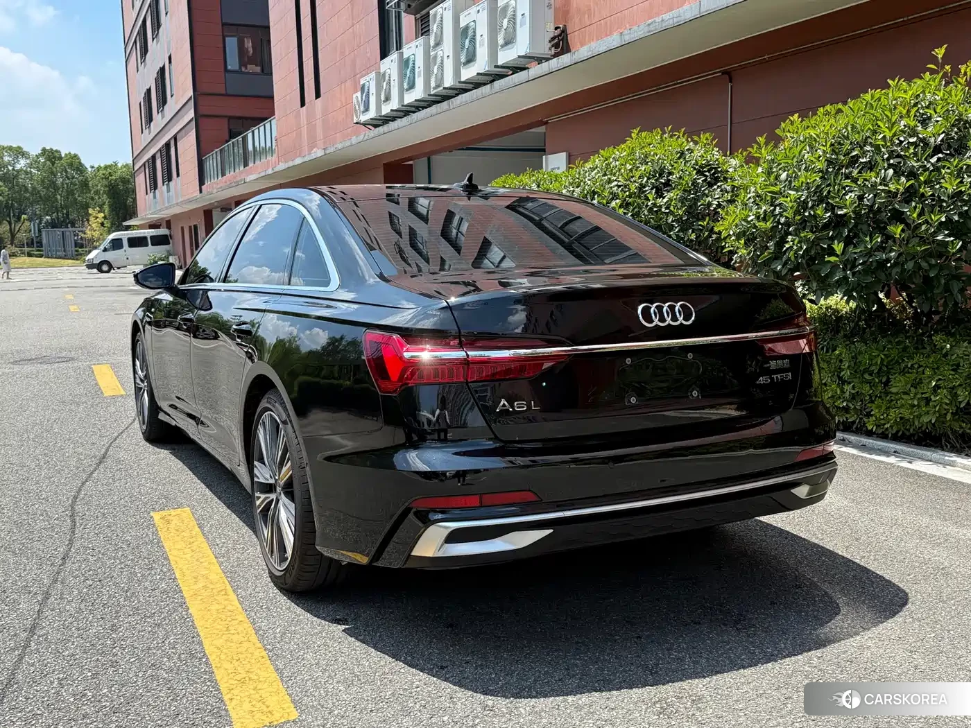 Audi A6L 2023 Черный из Китая, фото 2