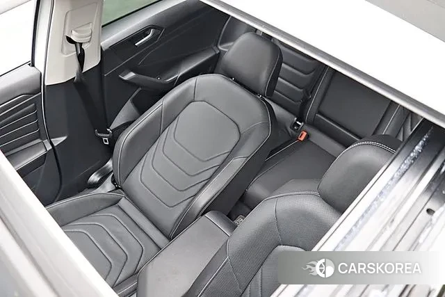 Volkswagen 7th Generation of Jetta 2023 Белый из Кореи, фото 2