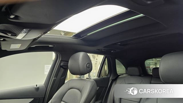 Mercedes-Benz GLC-Class X253 2021 Черный из Кореи, фото 2