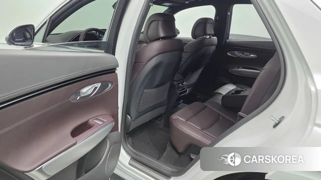 Genesis GV70 2023 Белый из Кореи, фото 2