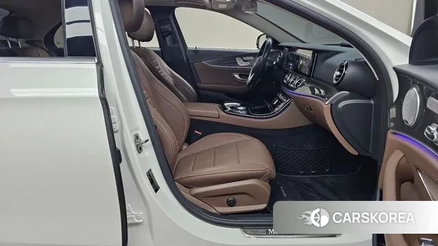 Mercedes-Benz E-Class W213 2020 Белый из Кореи, фото 2