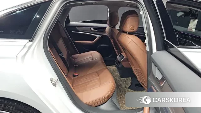 Audi A6 (C8) 2020 Белый из Кореи, фото 2