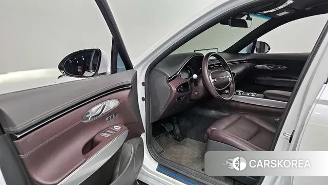 Genesis GV70 2023 Белый из Кореи, фото 2