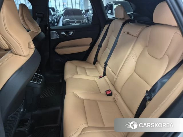 Volvo XC60 second Generation 2025 Белый из Кореи, фото 2