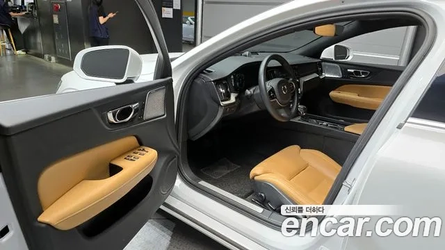 Volvo S60 3rd generation 2019 Белый из Кореи, фото 2