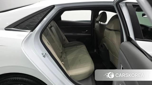 Hyundai The New Avante (CN7) 2024 Белый из Кореи, фото 2
