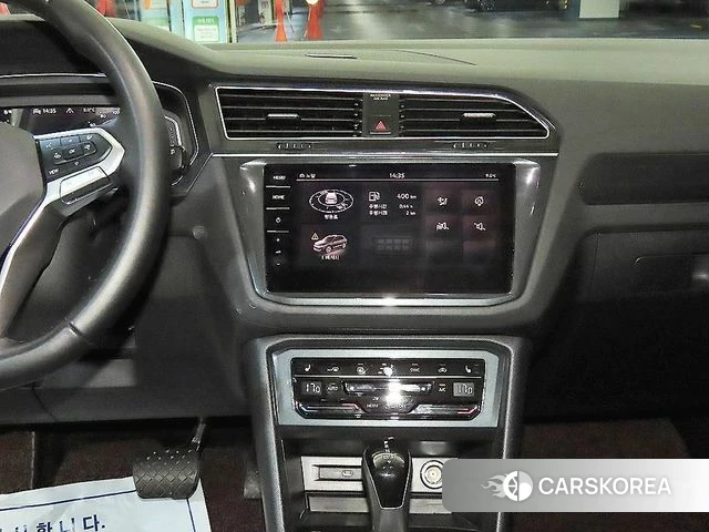Volkswagen Tiguan second Generation 2022 Белый из Кореи, фото 2