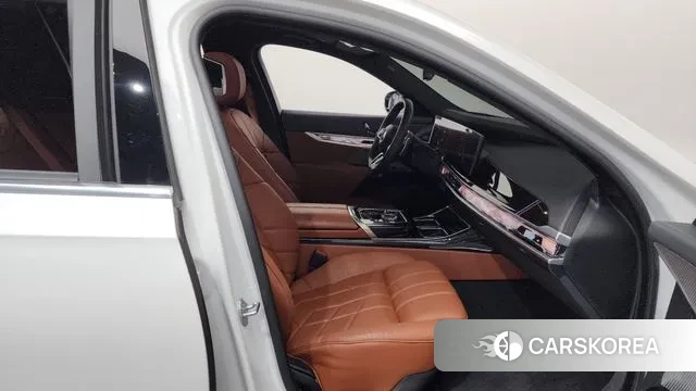 BMW 7 Series (G70) 2024 Белый из Кореи, фото 2