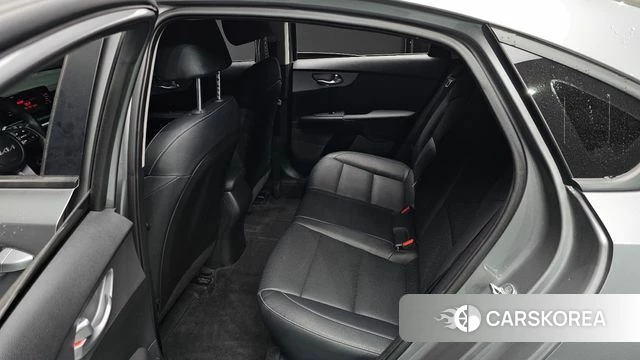 Kia The New K3 2nd generation 2022 Серебристо-серый из Кореи, фото 2