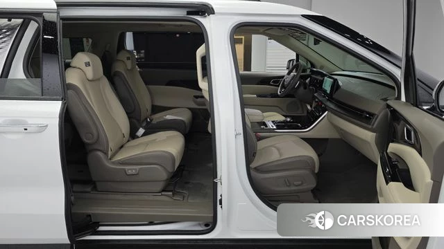 Kia Carnival 4th generation 2023 Белый из Кореи, фото 2