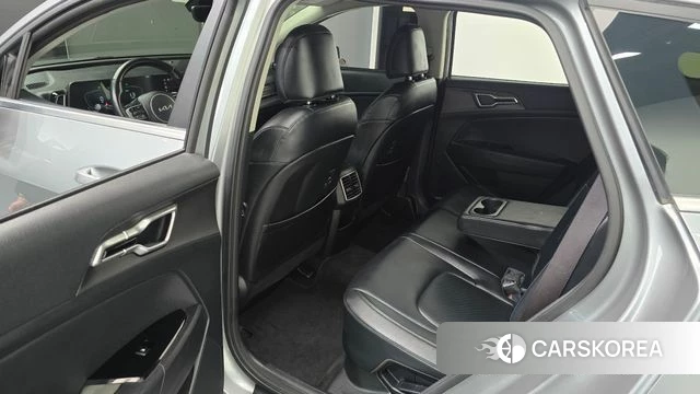 Kia Sportage 5th Generation Hybrid 2022 Серебряный из Кореи, фото 2