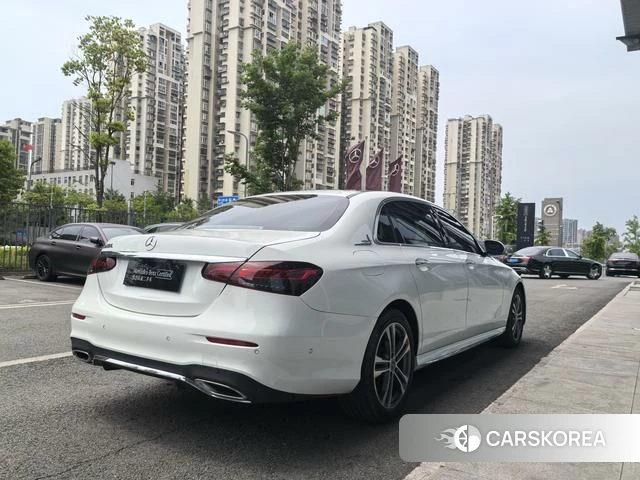 Mercedes-Benz E-class 2022 Белый из Китая, фото 2