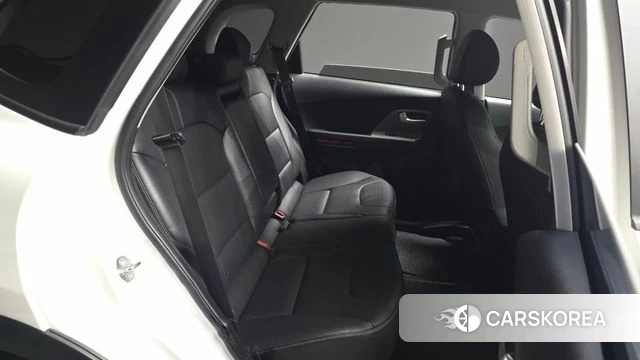Kia Niro Plus 2023 Белый из Кореи, фото 2