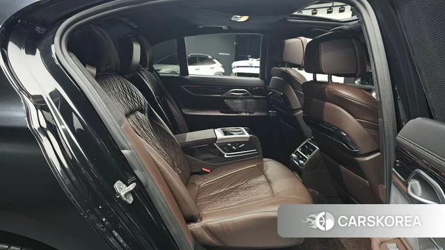 BMW 7 Series (G11) 2022 Черный из Кореи, фото 2