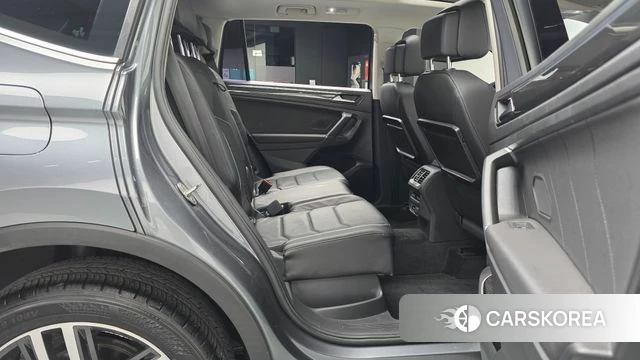 Volkswagen Tiguan Allspace 2018 Серый из Кореи, фото 2