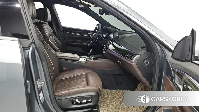 BMW 6 Series GT (G32) 2019 Серебристо-серый из Кореи, фото 2