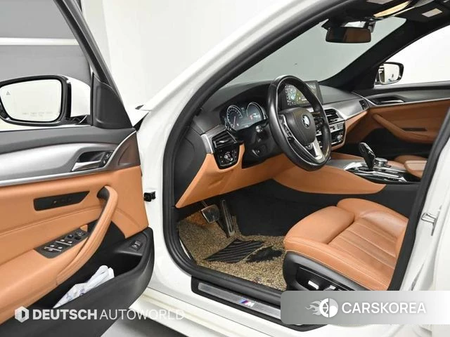 BMW 5 Series (G30) 2018 Белый из Кореи, фото 2
