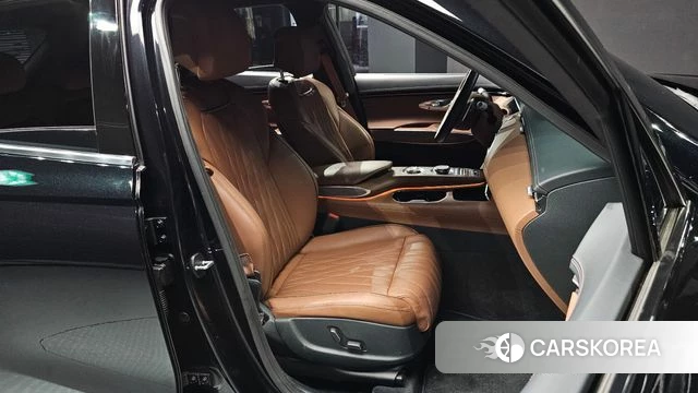 Genesis GV70 2022 Черный из Кореи, фото 2
