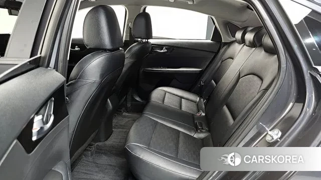 Kia The New K3 2nd generation 2023 Серый из Кореи, фото 2