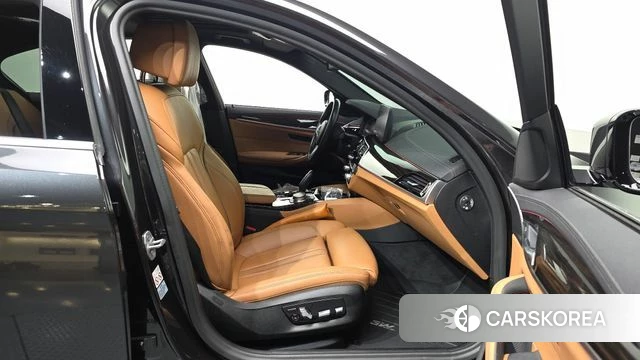 BMW 5 Series (G30) 2020 Серый из Кореи, фото 2