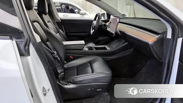 Tesla Model Y 2021 Белый из Кореи, фото 2