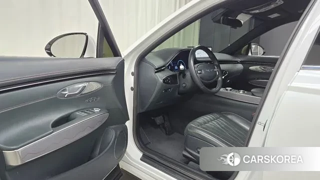 Genesis GV70 2021 Белый из Кореи, фото 2