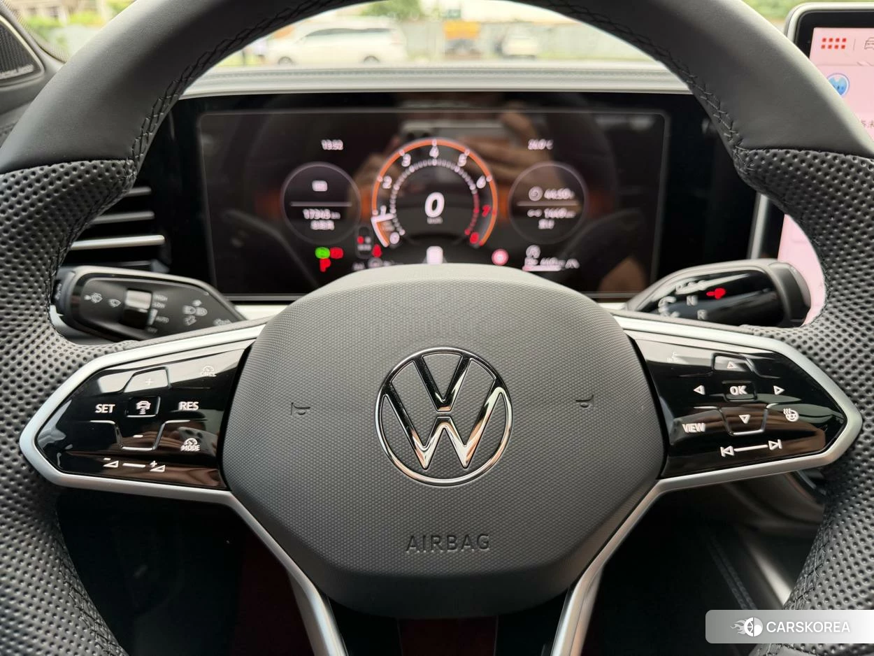 Volkswagen Passat 2025 Черный из Китая, фото 2