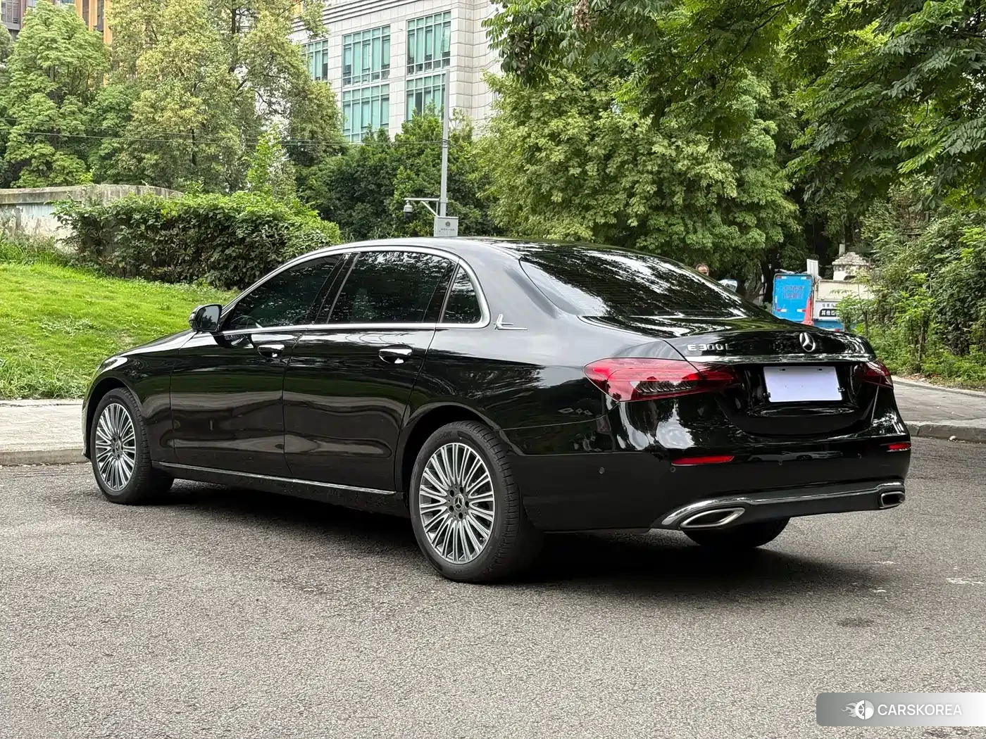 Mercedes-Benz E-Class 2023 Черный из Китая, фото 2
