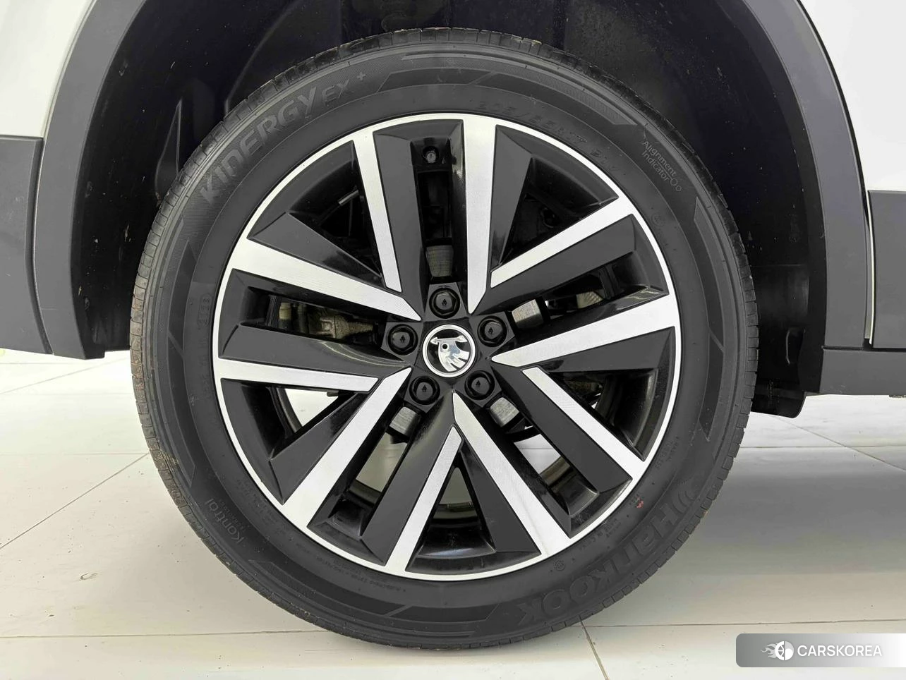 Skoda Komick 2023 Белый из Китая, фото 2