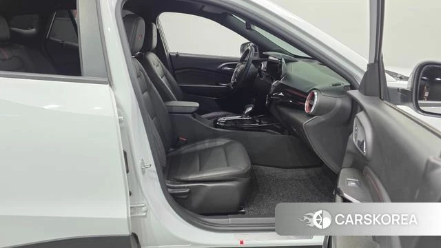 Chevrolet (GM Daewoo) Trax Crossover 2023 Белый из Кореи, фото 2