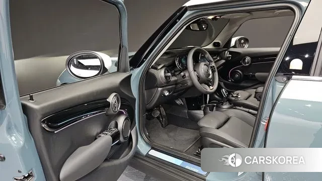 Mini Cooper S 2023 Небесно-голубой из Кореи, фото 2