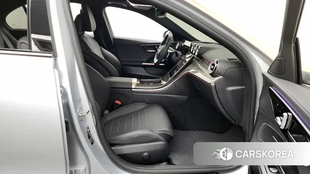 Mercedes-Benz C-Class W206 2023 Светло-серебряный цвет из Кореи, фото 2