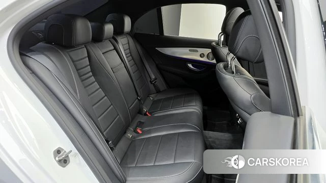Mercedes-Benz E-Class W213 2021 Белый из Кореи, фото 2