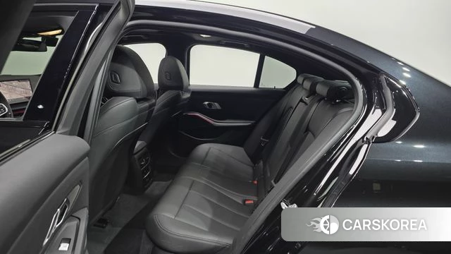 BMW 3 Series (G20) 2024 Черный из Кореи, фото 2