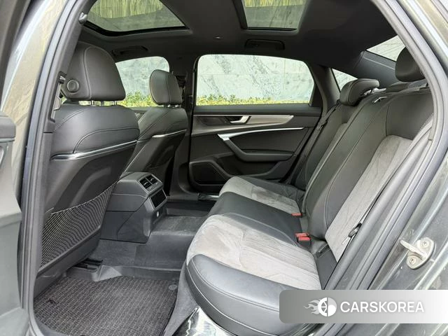Audi A6L PHEV 2021 Темно-серый из Китая, фото 2
