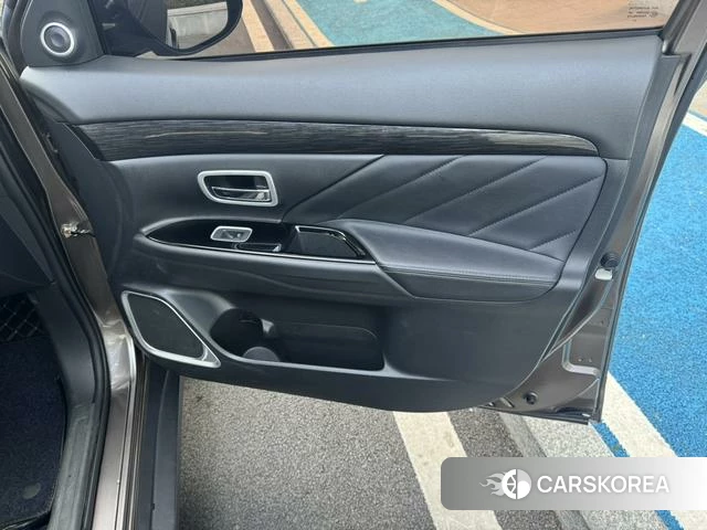 Mitsubishi  Outlander 2019 Коричневый из Китая, фото 2