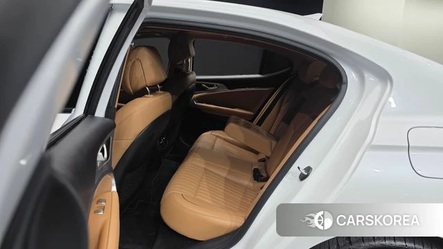 Genesis The New G70 2023 Белый из Кореи, фото 2
